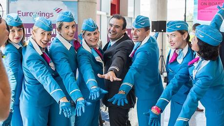 Einheitlicher Look: Eurowings Kabinenpersonal hebt in ‚Sky Blue‘ ab
