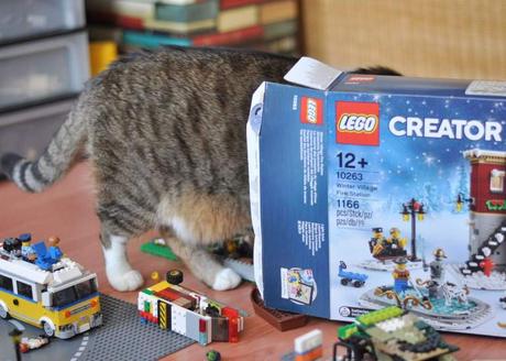 *Werbung* Endlich Winter: Zusammen mit der Familie Lego bauen - Gemeinsam schwierigere Sets bauen und Spaß haben. #lego #bauen #winter #weihnachten #feuerwehr #spielen #kinder