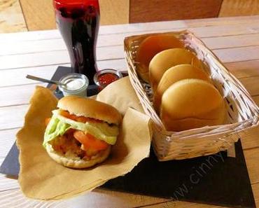 Knusprige Hähnchenteile zu einem Burger gemacht #Rezept #Schnell #Zart