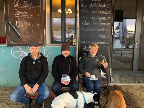  Elbläufer brauchen starken Kaffee: Sven, Kolja und Jan 