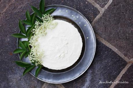 Holunder Joghurt Tarte mit Keksboden inkl. Buchvorstellung von „Meine kleine Küche am See“