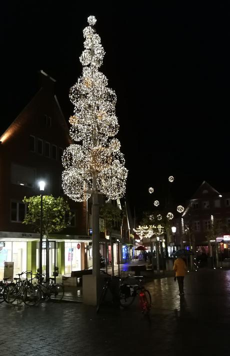 Foto: Der Fake-Weihnachtsbaum von Lüdinghausen