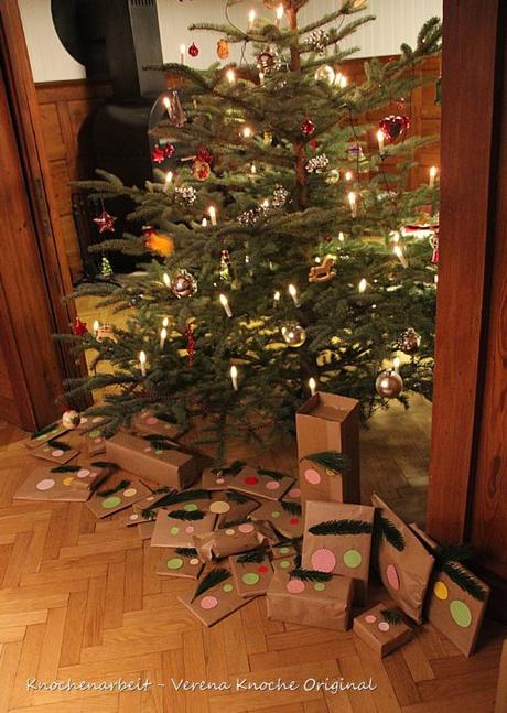 Geschenke verpacken mit Packpapier für Weihnachten
