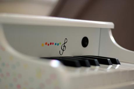 Übung macht den Meister - Unser neues Kinder-Klavier & Verlosung