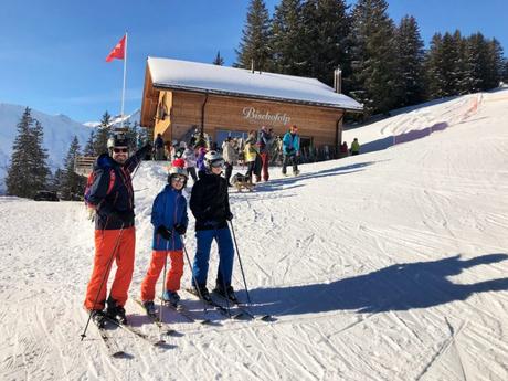 Skifahren in Elm mit der Familie