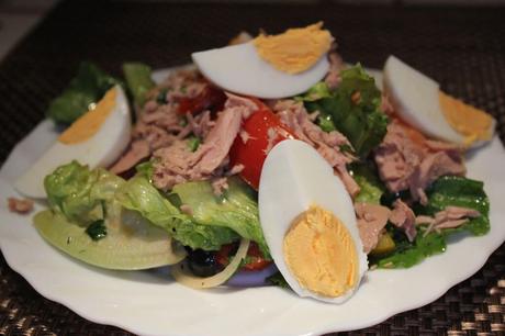 Gemischter Salat mit Sardellenvinaigrette
