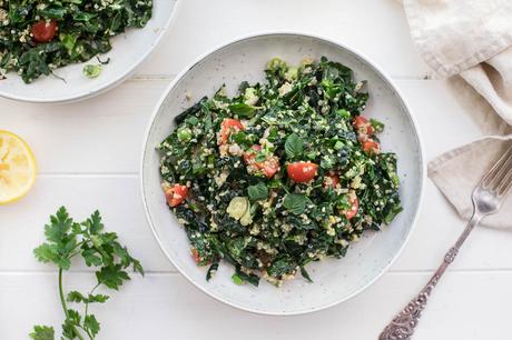 Tabouleh-Salat mit Schwarzkohl und Quinoa