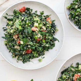 Tabouleh-Salat mit Schwarzkohl und Quinoa