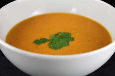 Tomatensuppe mit Kokosmilch