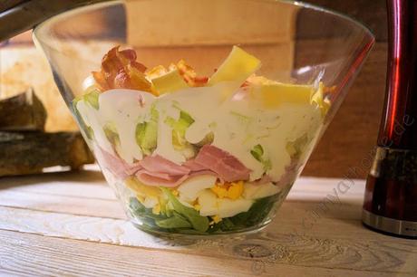 Wenn das Mittagessen schwer war, gibt es Abends bei uns Salat #Rezept #SchinkenKäseSalat #Bacon