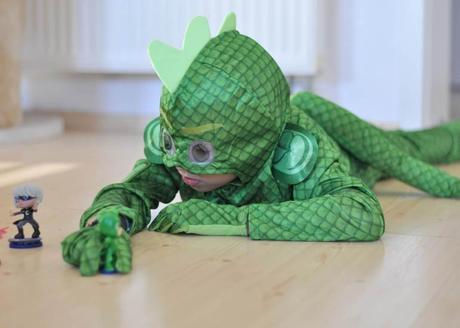 Hier findest du Ideen für die PJ Masks-Party. Mit wenigen Accessoires zu Gecko, Eulette und Catboy werden und an Fasching, zum Geburtstag oder daheim zum Superhelden werden. #pjmasks #pyjamahelden #verkleidung #fasching #rollenspiel #spielen 