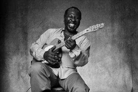 KEEP ON KEEPING ON: CURTIS MAYFIELD STUDIO ALBUMS 1970-1974 • LP/CD Box zum 50. Jubiläum seiner Solo-Karriere • Stream