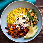 Blumenkohl-Reis-Bowl mit Ofengemüse