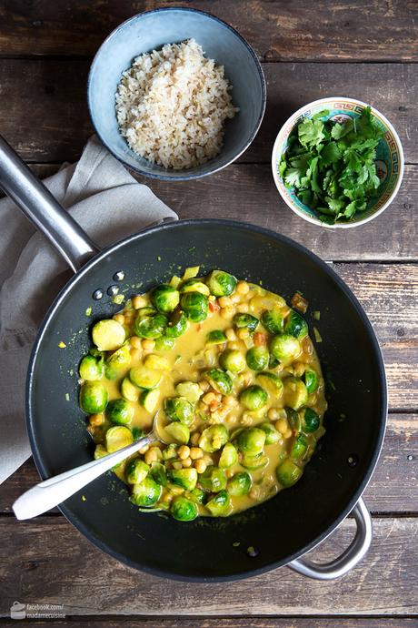 Rosenkohl-Curry mit Kichererbsen