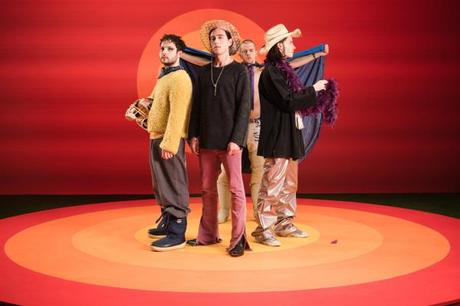 NEWS: Bilderbuch zeigen Video zum Song “Frisbee”