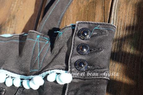 Tasche Jeans mit blauen Pompoms