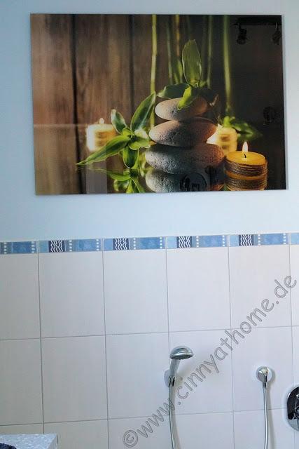 Der erste Schritt vom Renovieren des Badezimmers ist gemacht....es hängt ein neues Bild! #LanaKK #Glasbild #FengShui