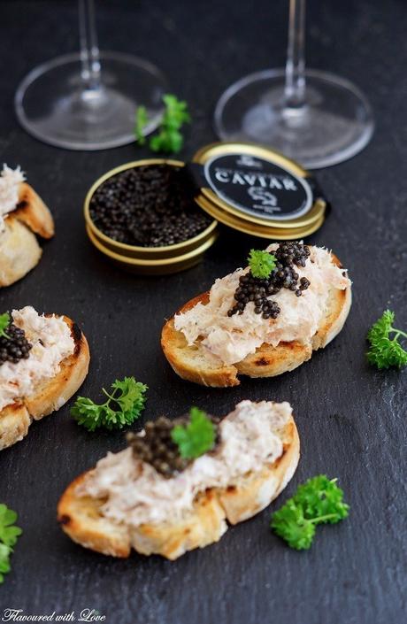 Lachs- und Thunfisch-Crostini mit Attilus Kaviar