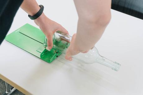 DIY Ostertisch: Glasflaschen-Eierbecher