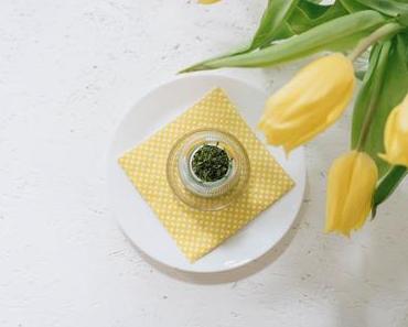 DIY Ostertisch: Glasflaschen-Eierbecher