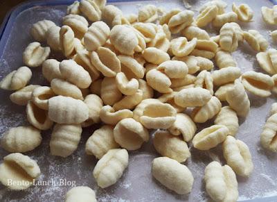 Rezept: Kartoffel-Gnocchi mit dem Philips Pastamaker (aus Kartoffelflocken)