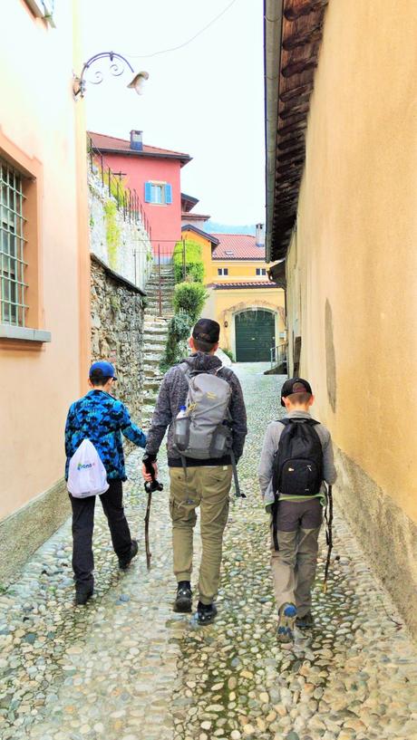 Spaziergang durch die Vergangenheit: Im Dorfkern von Casima