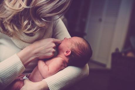 Erste Hilfe am Baby – das müssen Eltern tun