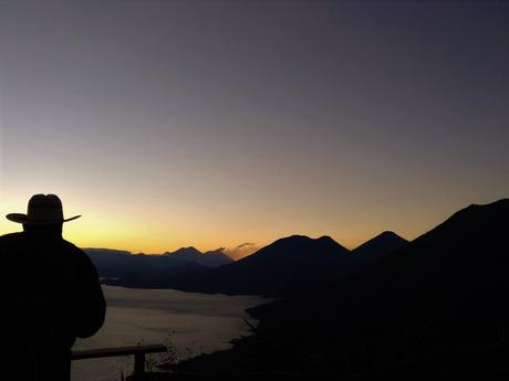Lago de Atitlán – Naturschönheit in Berg- und Vulkankulisse