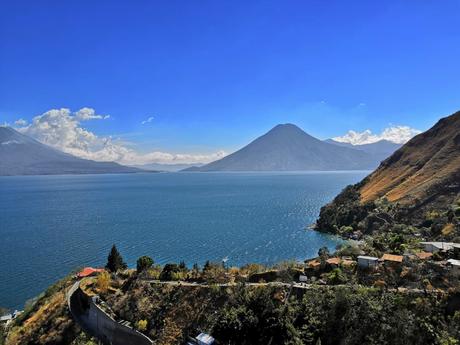 Lago de Atitlán – Naturschönheit in Berg- und Vulkankulisse