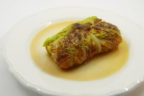 Wirsingrouladen mit Basmati und roter Bete