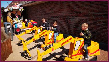 Spielgeräte in Blavand. Promenade. Dänemark ist sehr Kinderfreundlich. Das war ein schöner Urlaub. Hobbyfamilie Reiseblog