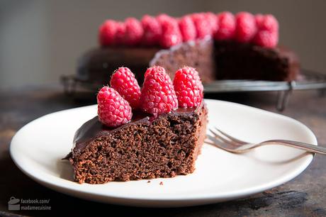 Schokoladenkuchen mit Himbeeren