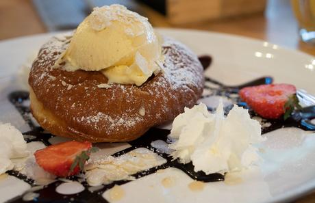 15 süße Minuten – Wiener Eiskrapfen und vegane Schoko-Waffel