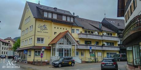 Schwarzwälder Wandersinfonie – Das Hotel Garni Café Räpple in Bad Peterstal (Werbung)