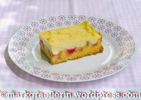 Rhabarberkuchen mit Vanillepudding-Schmand-Creme