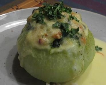 Gefüllte Kohlrabi (Spinat-Käse) mit Safran-Sahne-Sauce