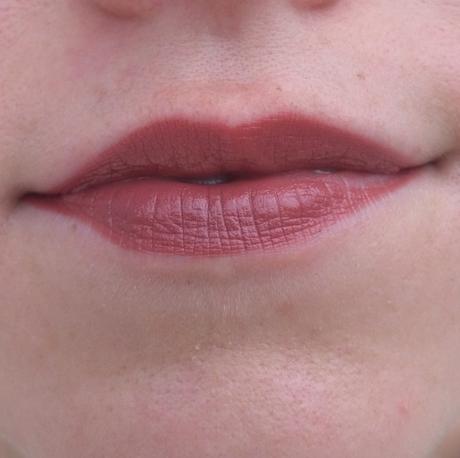 [Werbung] L.O.V LIPaffair Color & Care Lipstick 502 Marianna's Chestnut + For your Beauty Mini Pinzetten