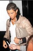 Cristiano Ronaldo mit Handtasche