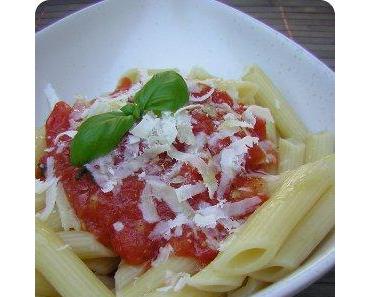 Pasta mit Tomatensoße aus dem Sharp Steamwave