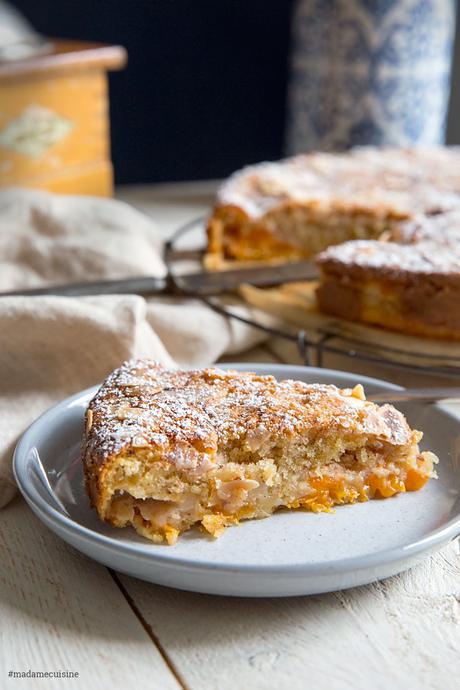 Aprikosenkuchen mit Mandeln: Saftig und süß