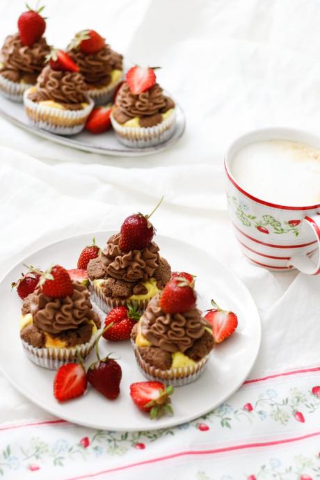 KLEINER SCHOKO-KLASSIKER NEU INTERPRETIERT! Russische Zupfkuchen Cupcakes mit Cremehäubchen & unser schöner Besuch bei BERGERS FEINHEIT