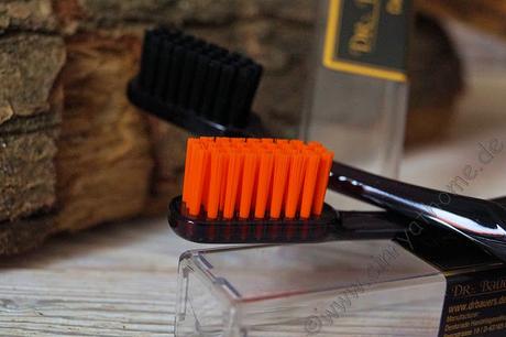 Schwarze Zahnpasta und eine schwarze Zahnbürste sind mal etwas ganz anderes #dentorado #Dr.Bauers #Zahnpflege