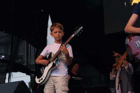 Erster Gig: Die positive Wirkung von Auftritten auf die musikalische Entwicklung von Kindern