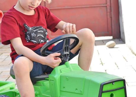 Outdoor-Spielzeug: 7 Tipps, wie Kinder die Welt da draußen entdecken