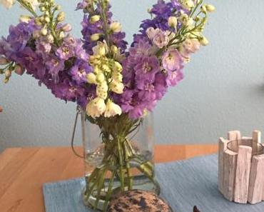 Friday-Flowerday – oder – Summerfeeling: Rittersporn und Meeresfarben