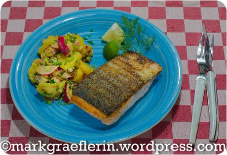 Freitagsfisch: Schwedischer Kartoffelsalat Nr. 2 und gebratenes Lachsfilet