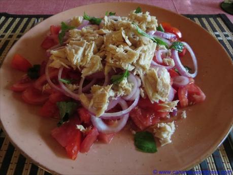 Tomatensalat mit Thunfisch