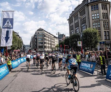Auf einer Strecke mit dem besten Radsportlern der Welt - die EuroEyes Cyclassics Hamburg
