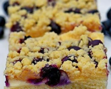 Einfacher Streuselkuchen vom Blech ohne Hefe & mit Quarkfüllung