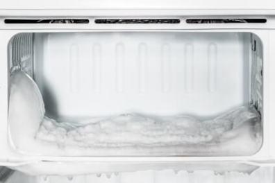 Den Kühlschrank abtauen – Was gibt es zu beachten?
